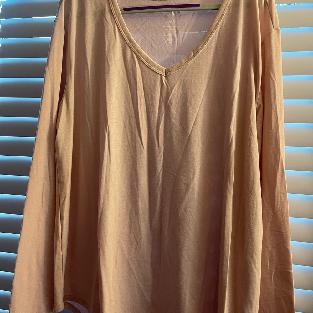 ☘️☘️SO Women's V-Neck Long Sleeve Top - Tan